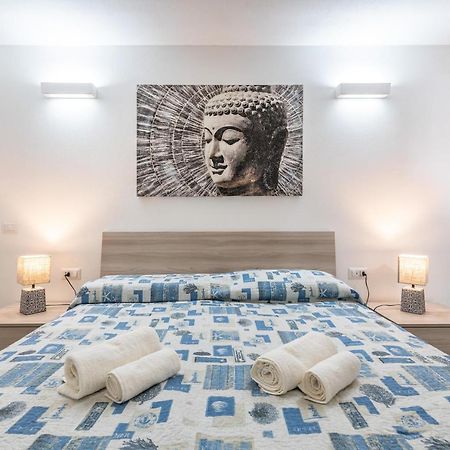 Casa Vacanza Porto Luna Виласимиус Екстериор снимка
