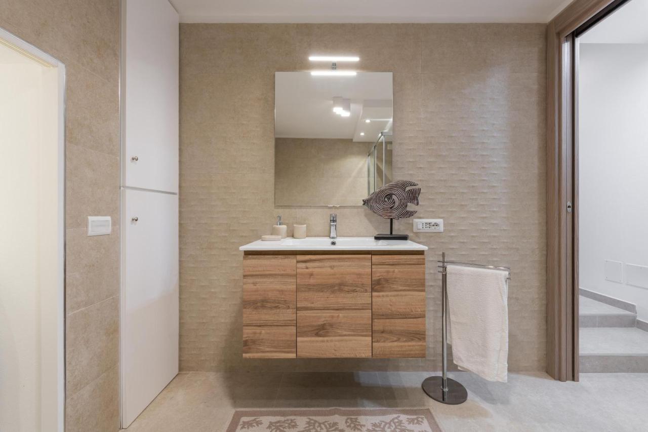 Casa Vacanza Porto Luna Виласимиус Екстериор снимка
